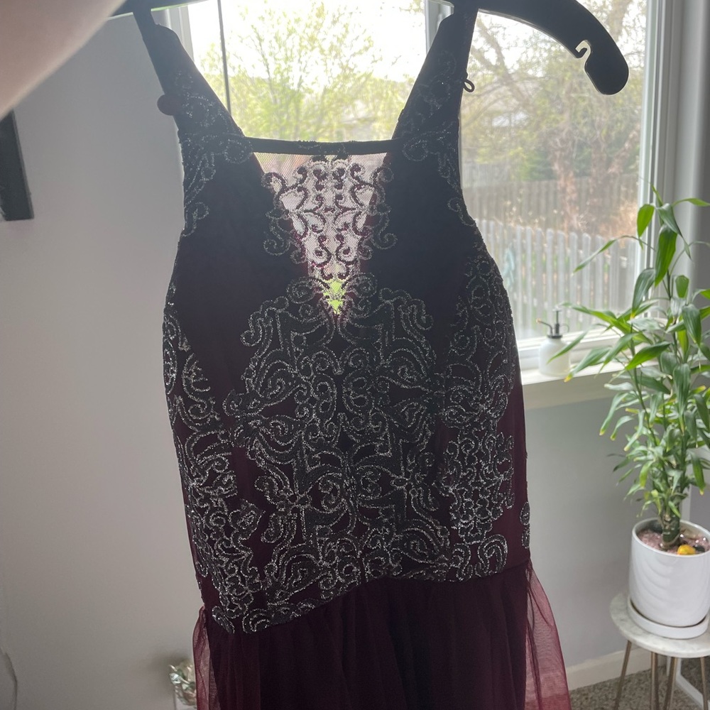 Dillards maroon formal dress